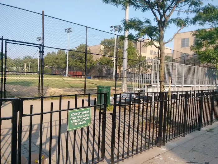 Conduit Boulevard Picture 4