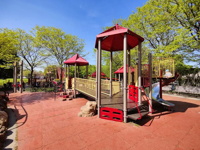 Elmhurst Park Picture 8