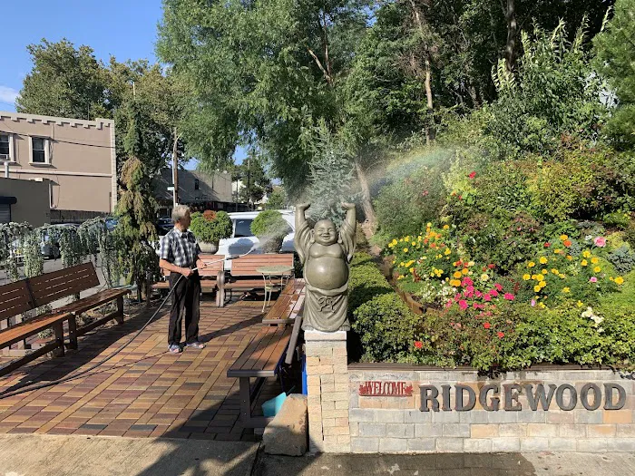 Ridgewood Garden Picture 5