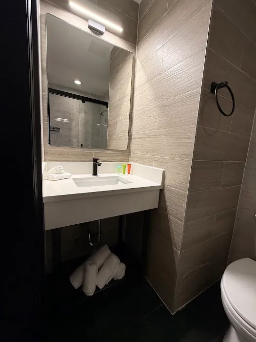 Bkway Hotel Brooklyn Picture 10