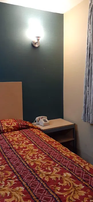 Crown Motor Inn Picture 9