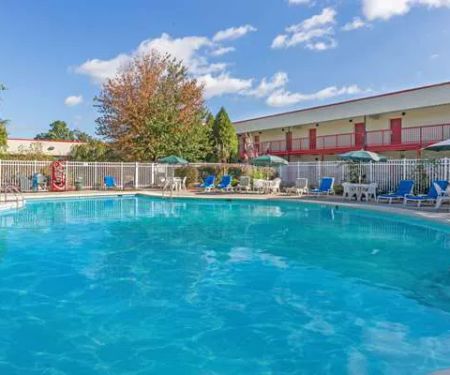 Hilltop Inn & Suites (Prev. RAMADA)