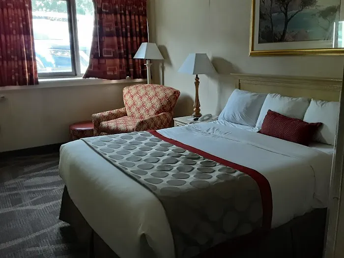 Hilltop Inn & Suites (Prev. RAMADA) Picture 8