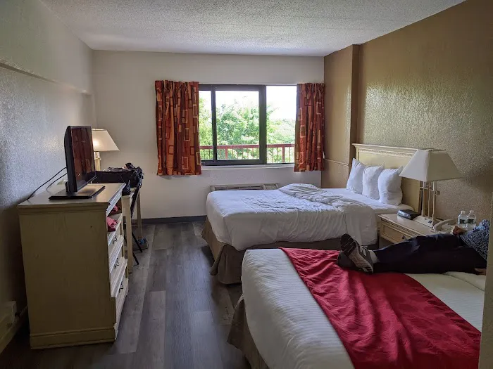 Hilltop Inn & Suites (Prev. RAMADA) Picture 4