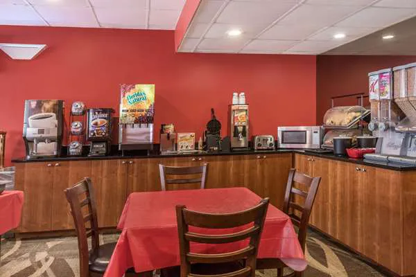 Hilltop Inn & Suites (Prev. RAMADA) Picture 2