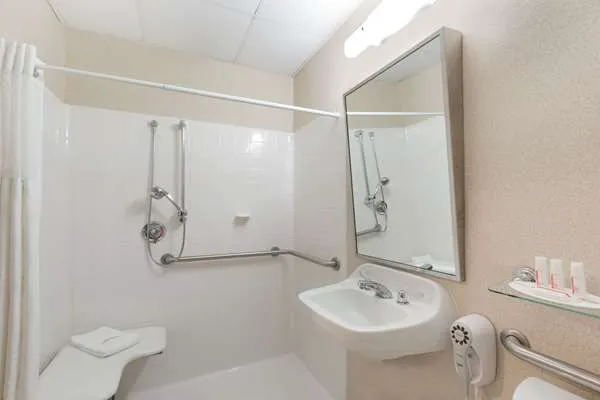 Hilltop Inn & Suites (Prev. RAMADA) Picture 5