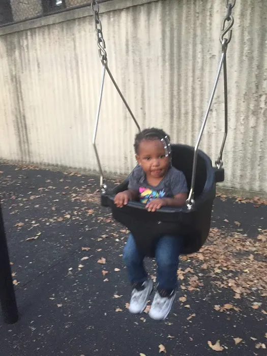 Riverbend Playground Picture 6