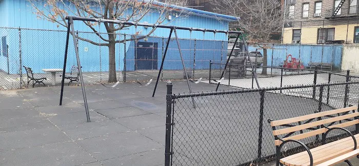 Riverbend Playground Picture 1