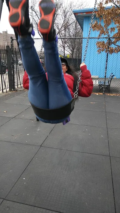 Riverbend Playground Picture 4