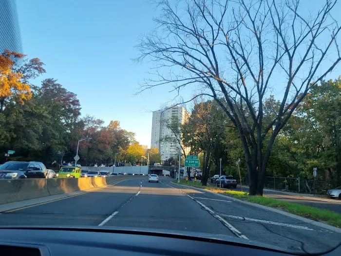 Henry Hudson Parkway Picture 1