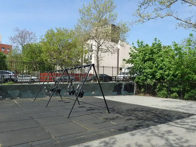 Admiral Farragut Playground Picture 8