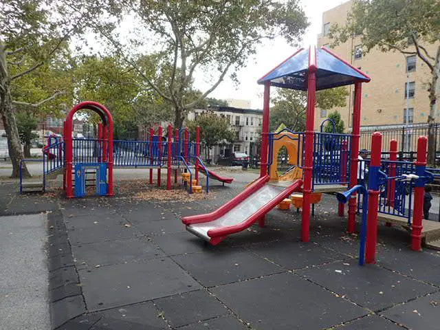 Admiral Farragut Playground Picture 10