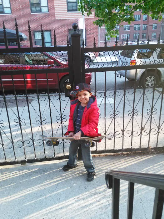 Gouverneur Morris Square Picture 10