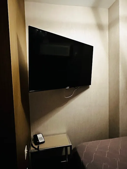 Friendly Suites Picture 6