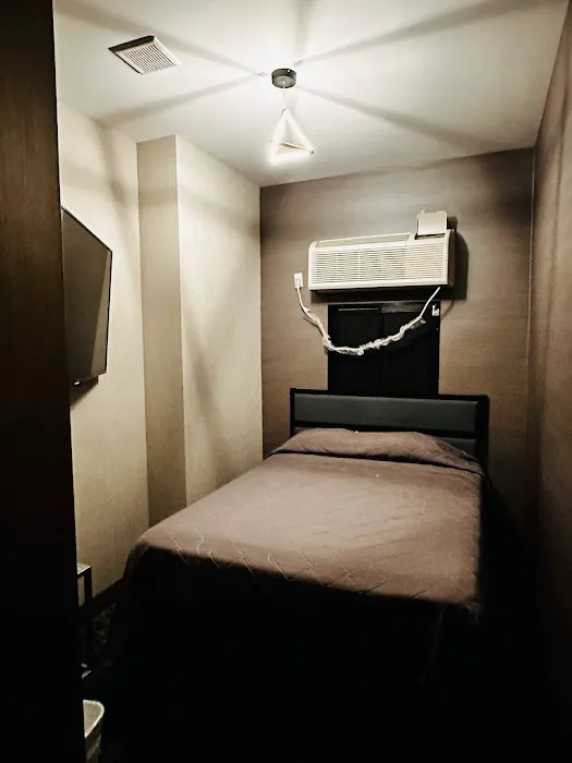 Friendly Suites Picture 1