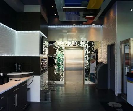 Umbrella Hotel Bronx