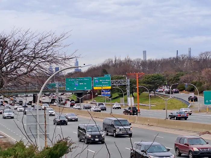 Airplane Viewing At LaGuardia Airport Picture 2