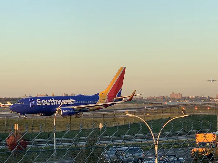 Airplane Viewing At LaGuardia Airport Picture 5