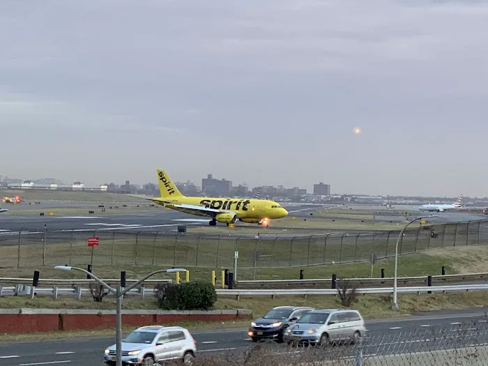 Airplane Viewing At LaGuardia Airport Picture 3