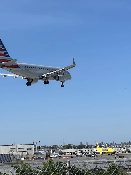 Airplane Viewing At LaGuardia Airport Picture 10