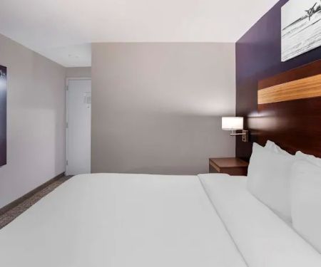 Avion Inn Near LGA Airport, Ascend Hotel Collection