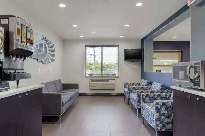 Avion Inn Near LGA Airport, Ascend Hotel Collection Picture 2
