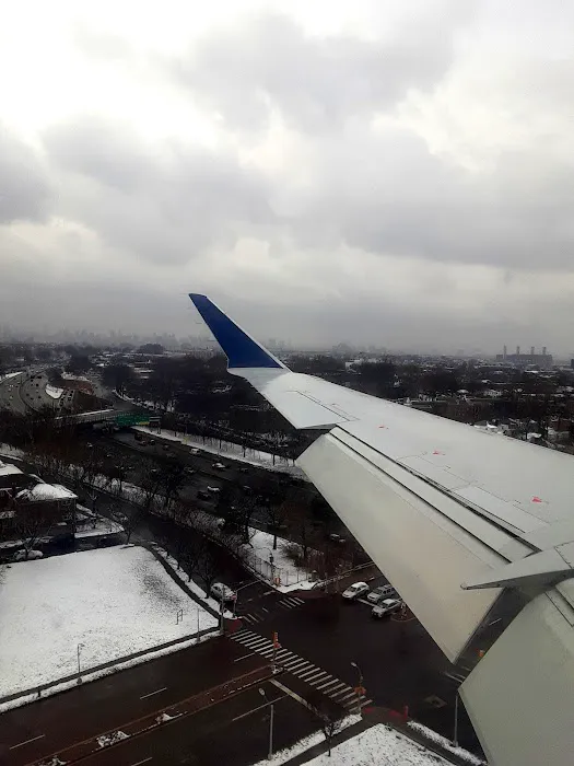 LaGuardia Landing Lights Picture 2