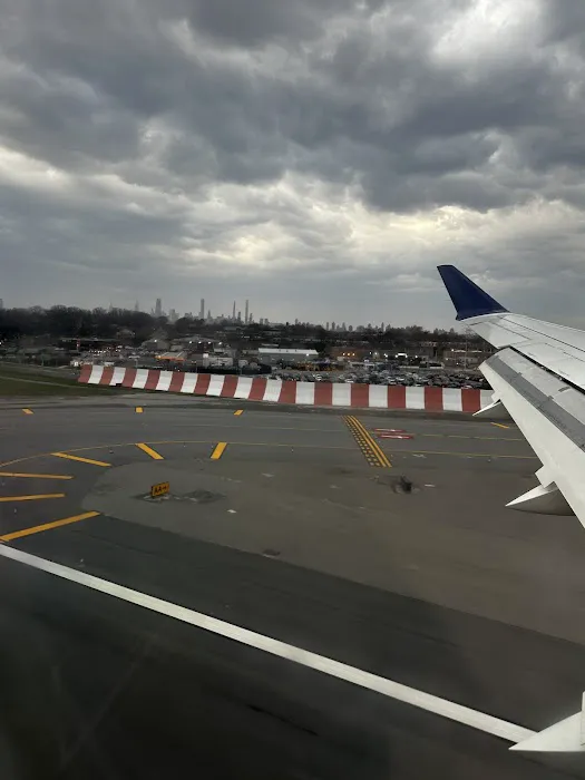 LaGuardia Landing Lights Picture 2