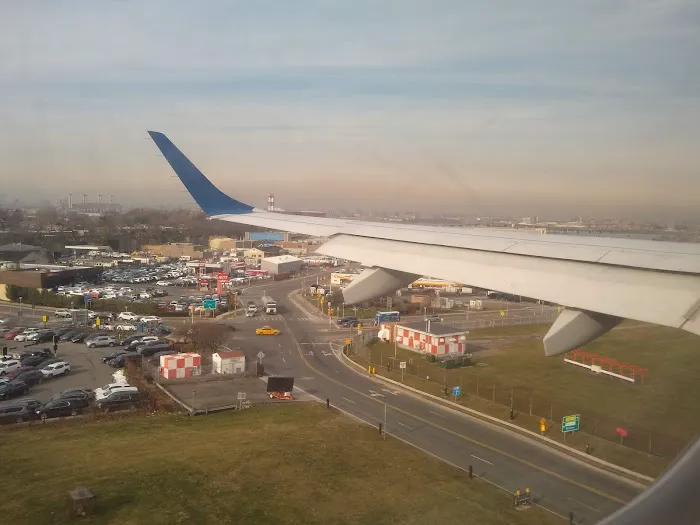 LaGuardia Landing Lights Picture 5