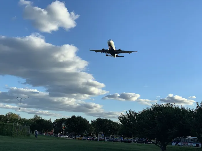 LaGuardia Landing Lights Picture 3