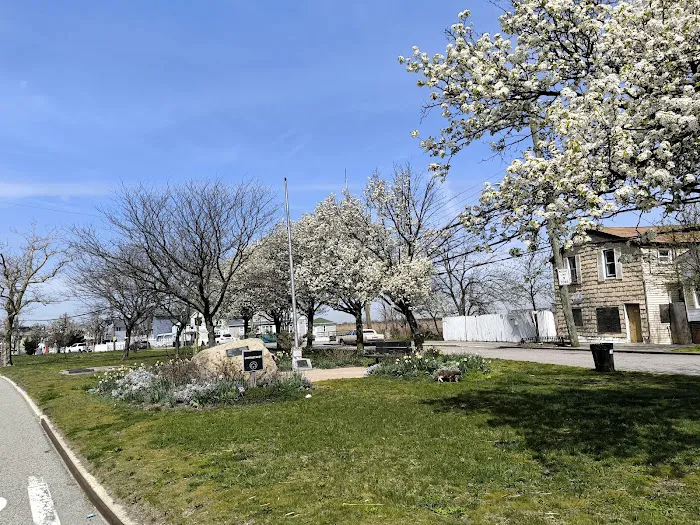 Broad Channel Veteran's Park Picture 2