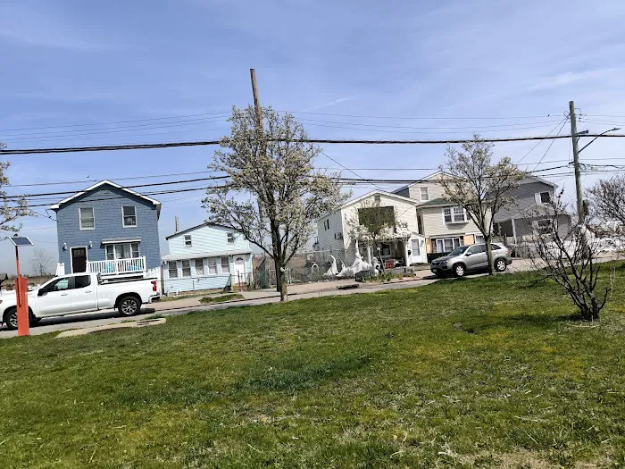 Broad Channel Veteran's Park Picture 4