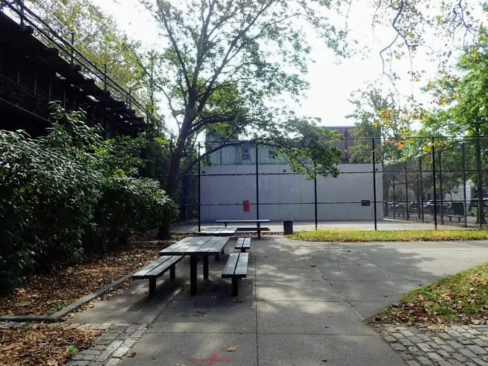 Elton Playground Picture 3