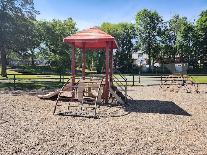 Kinsley Park Picture 3