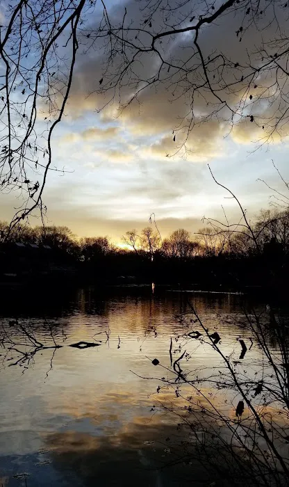 Ewen Park Picture 3