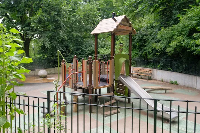 Ewen Park Picture 5