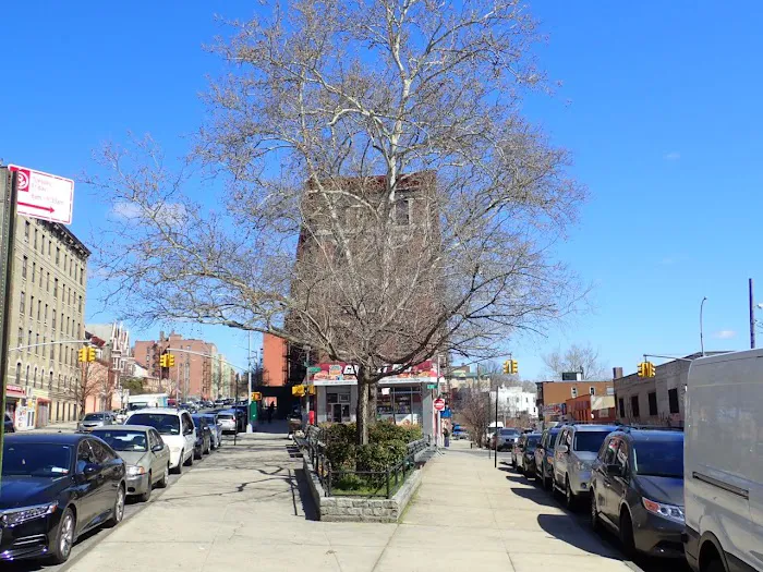 Barry Plaza Picture 5