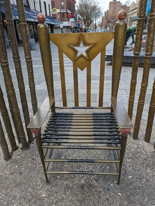 Roberto Clemente Plaza Picture 8