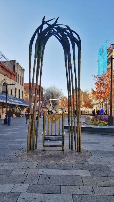 Roberto Clemente Plaza Picture 5