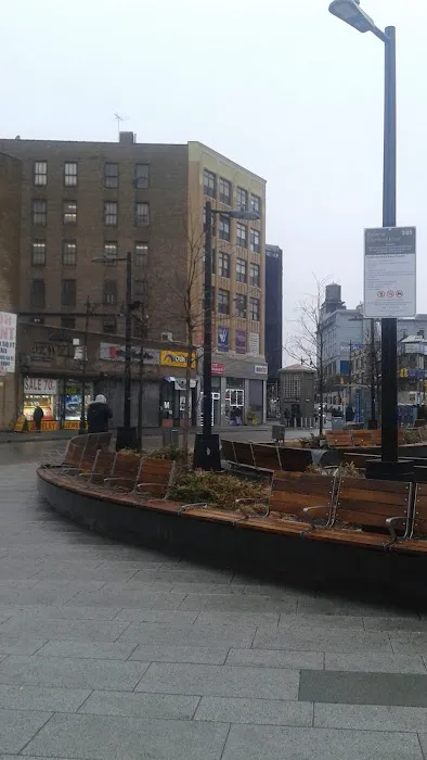 Roberto Clemente Plaza Picture 4