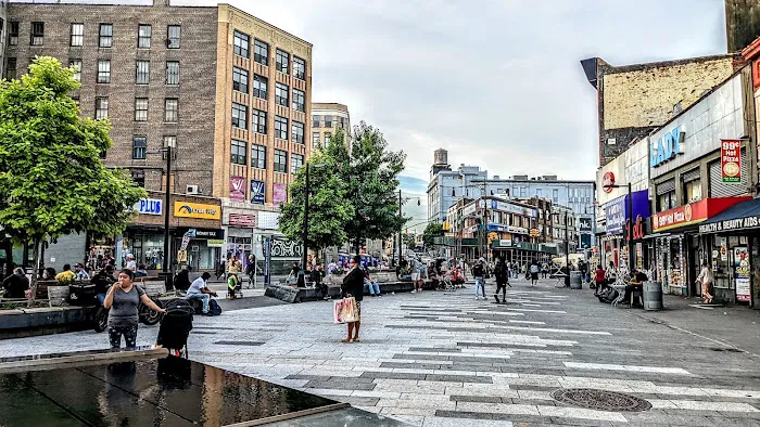 Roberto Clemente Plaza Picture 9