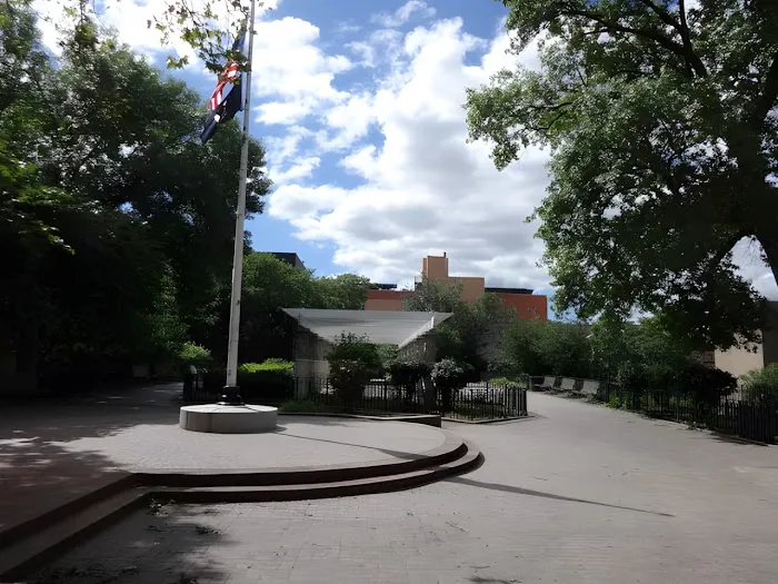 Charlton-Thompson Garden Picture 7