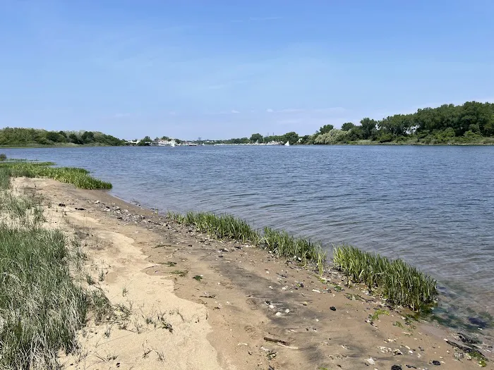 Paerdegat Beach Picture 4