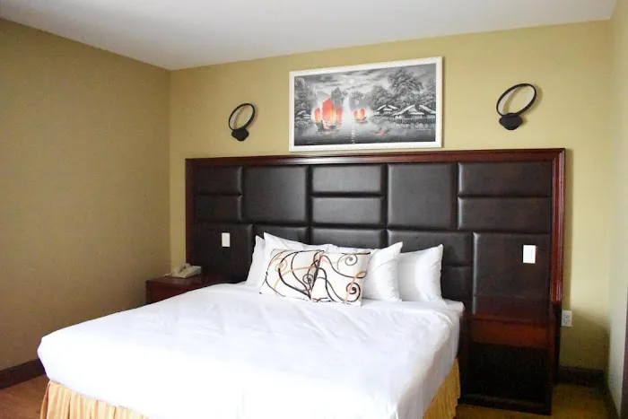 Queens Hotel Picture 1