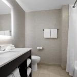 Holiday Inn Express & Suites Woodside LaGuardia Airport by IHG
