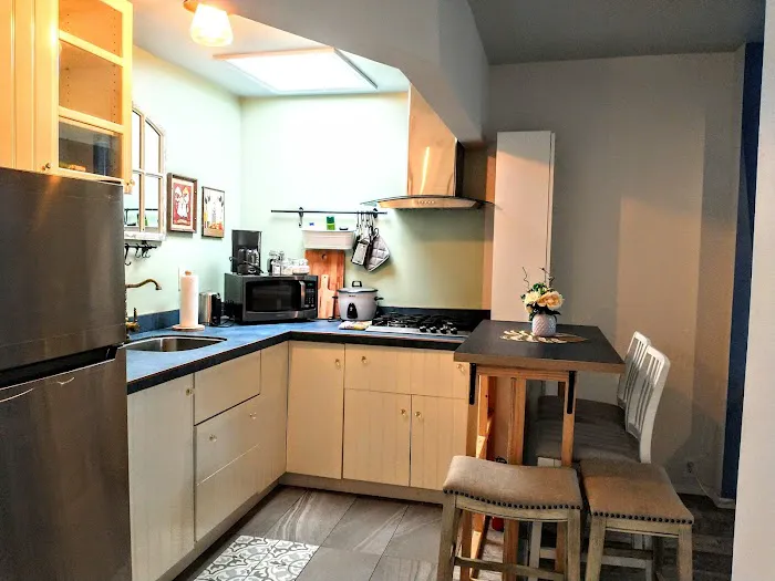 Vacation Rental Jackson Heights NYC Picture 7