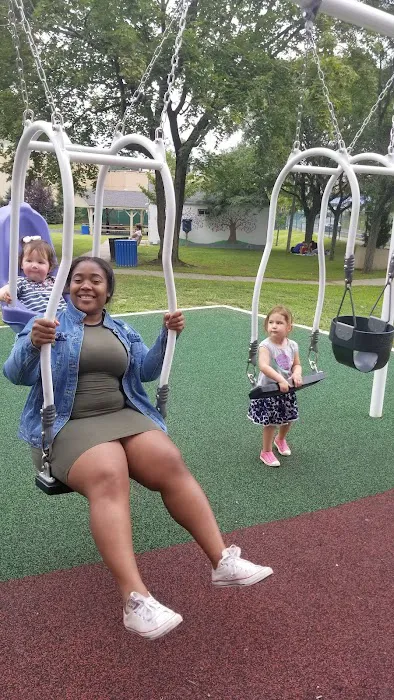 Wilding Park Picture 6