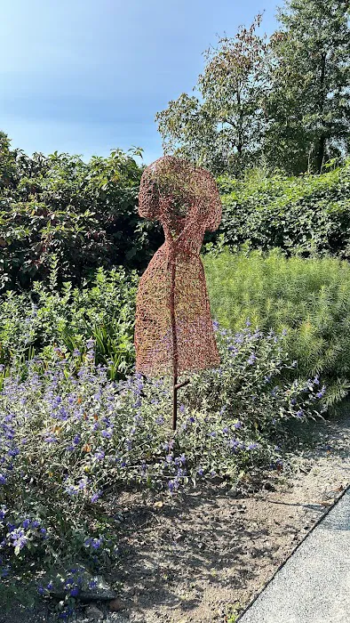 Jay Estate Gardens Picture 6