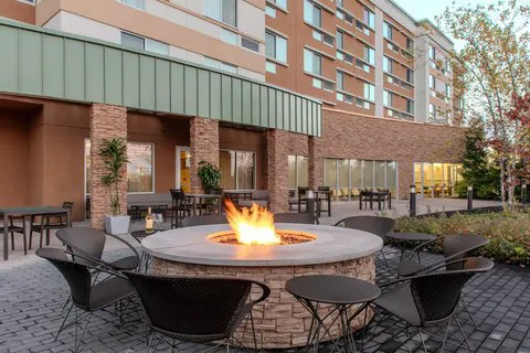 Courtyard Yonkers Westchester County Picture 2