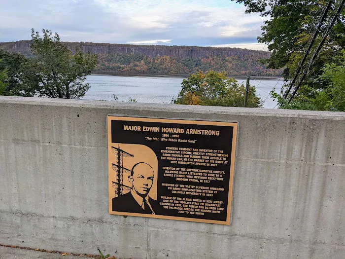 Hudson Fulton Memorial park Picture 3